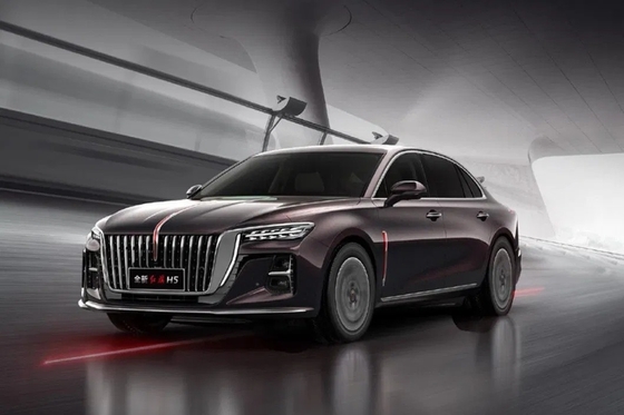 50-80L brandstoftankcapaciteit Hongqi H5 FWD 1.5t 169HP 5-zits MID-Size Sedan brandstofvoertuig