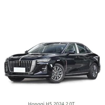 2024 Wit Chinees Gebruikte benzine auto Hongqi H5 2.0t 224 pk Stedelijk pendelen