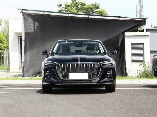 Familie Chinese benzine auto Hongqi H5 met 5 zitplaatsen gesloten carrosserie type Links stuur