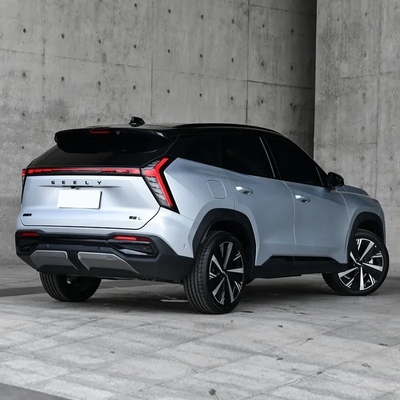 Op maat gemaakte aanvraag 2024 Geely Boyue L 5 zitplaatsen SUV voor volwassen benzine op maat
