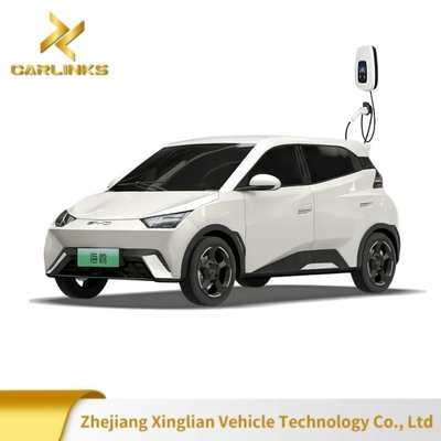 305 km bereik 5 deuren 4 zitplaatsen Energy Car Central Control Screen Grootte 10.1 800W Elektrische auto