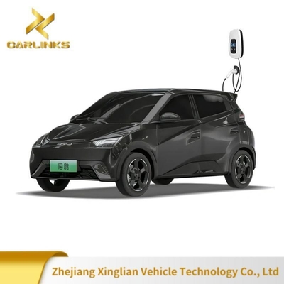 305 km bereik 5 deuren 4 zitplaatsen Energy Car Central Control Screen Grootte 10.1 800W Elektrische auto