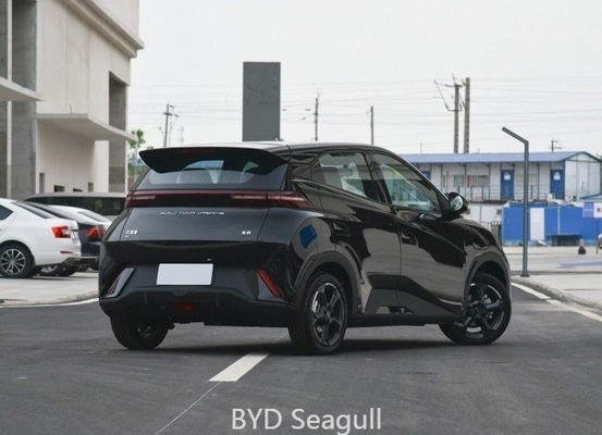 330kw maximale batterijcapaciteit Byd Seagull EV auto in zwart en wit met 405km bereik