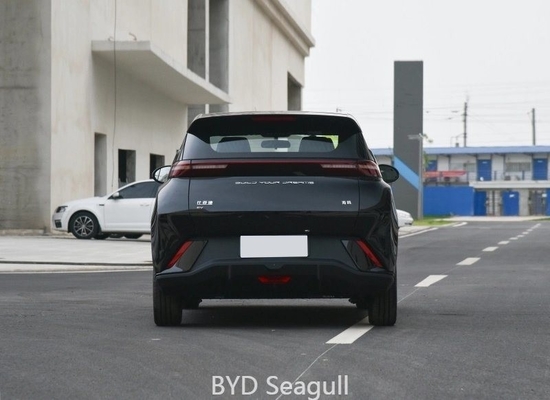 330kw maximale batterijcapaciteit Byd Seagull EV auto in zwart en wit met 405km bereik