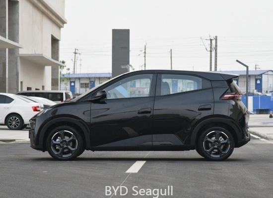 330kw maximale batterijcapaciteit Byd Seagull EV auto in zwart en wit met 405km bereik