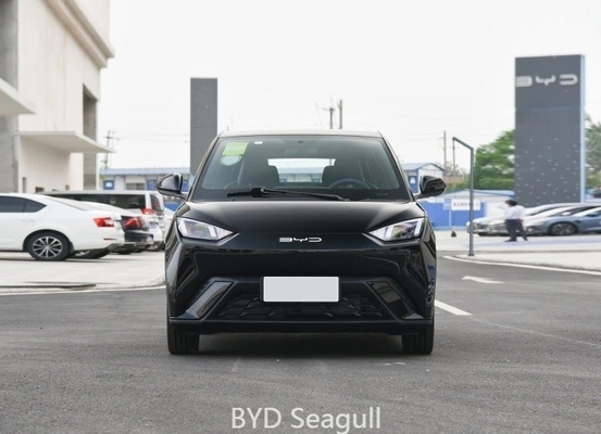 330kw maximale batterijcapaciteit Byd Seagull EV auto in zwart en wit met 405km bereik