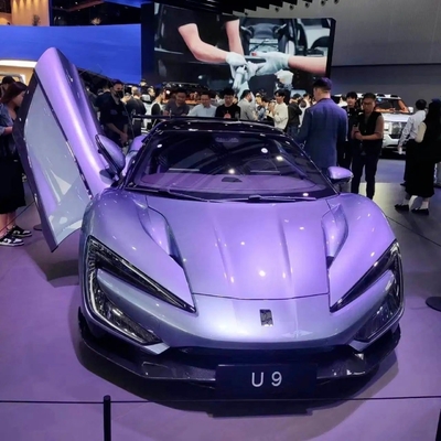 s BYD U9 Pure Electric Supercar met maximale snelheid 300km/h en Multi-Link achtervering