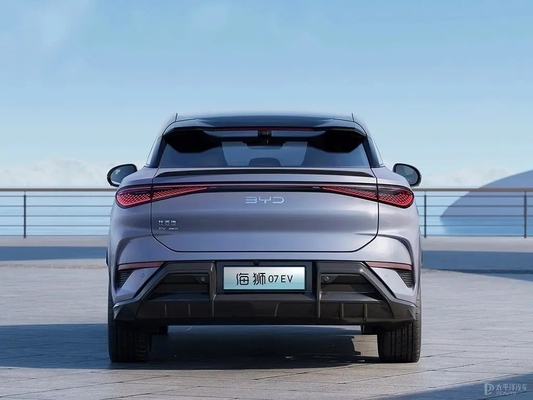 Links stuur 2024 Byd Sea Lion 07EV met 610 km elektrisch bereik en 235/50 R19 banden
