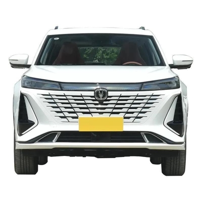 Chang prime een CS75 Plus 2023 Compact Car wit met DOT en PHEV certificering