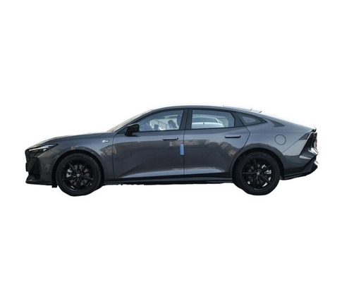 Verander een UNI-V 2.0 T 4 Wd Auto Gas Vehicle Gas Car EV Car bij bandenspecificatie 330kw