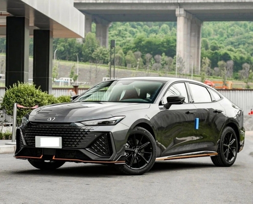 Sedan UNI-K Hot Energy Chinese Auto door Chang prime een 5 zitplaatsen elektrisch voertuig