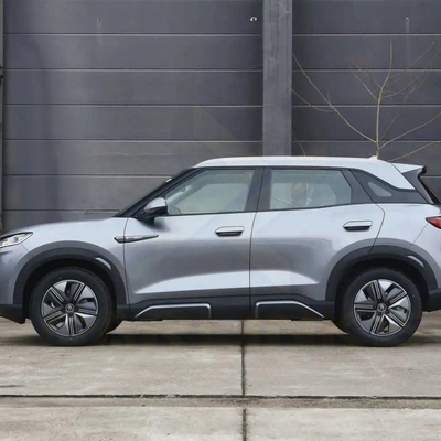 2024 BYD Yuan 5 deuren 5 zitplaatsen SUV elektrisch voertuig met 401 km bereik Leader versie
