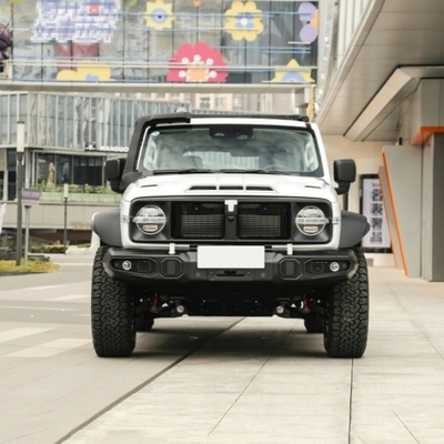 Benzintank 300 2023 Model 2.0t Iron Rider 02 SUV Auto met mechanisch remsysteem