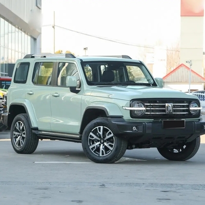 Chinese benzine SUV 2023 Changcheng Tank 300 2.0t 02 met mechanisch remsysteem