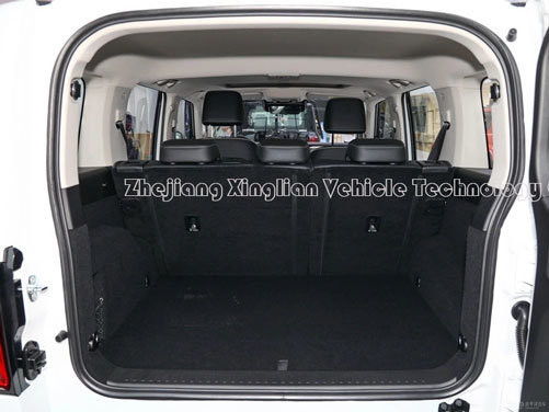 Great Wall Automobile 5 deuren 5 zitplaatsen Compact SUV Benzine Auto Benzine Tank 300 1967 Ml