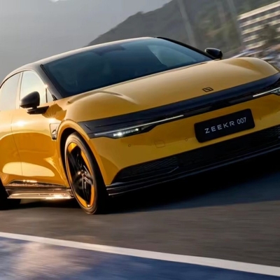 Links stuur Zeekr 007 High Speed 4WD elektrische auto met online begeleiding en 870 km bereik