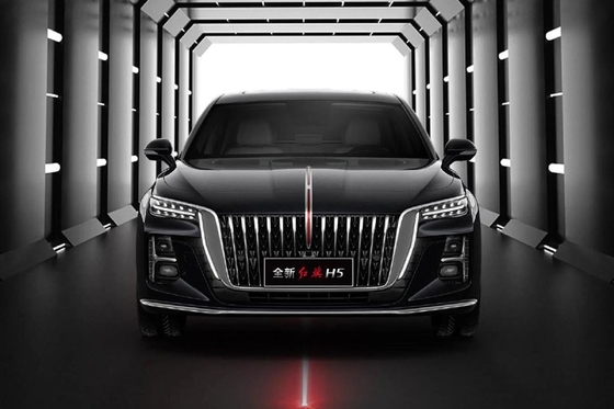 Bestverkopende Hongqi H5 Luxe Car met 2.0L Ot Engine Configuration en Automatic Gearbox
