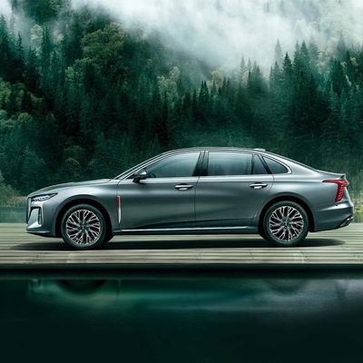Familie Chinese benzine auto Hongqi H5 met 5 zitplaatsen gesloten carrosserie type Links stuur