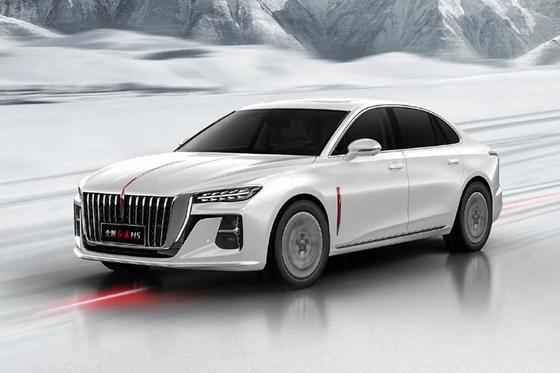 Zwarte Hongqi H5 2.0t 224 pk Fwd Stedelijke woonwagens met automatische versnellingsbak