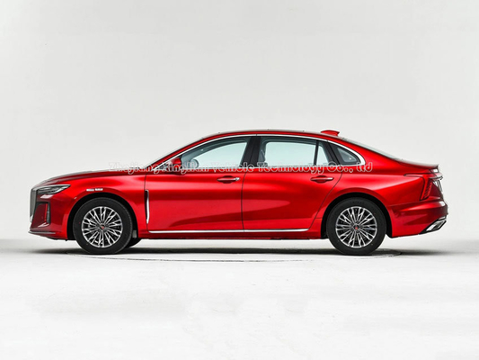 FAW Hongqi H5 benzinebrandstofvoertuig met gesloten carrosserie en witte buitenkleur