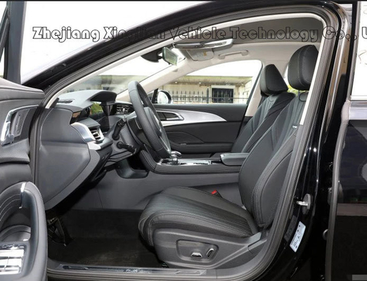 ISO14001 gecertificeerd en 1,6-2,0L Verplaatsingen De Fuel Oil Hongqi H5 4-Wheeler Sedan