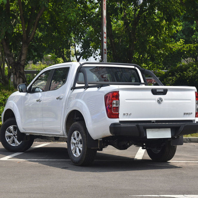 Handmatige twee-aandrijving vierwielaandrijving pick-up truck 2.4L benzine Maximale snelheid 160km Dongfen Sharp Qi 6 Long Cargo Box
