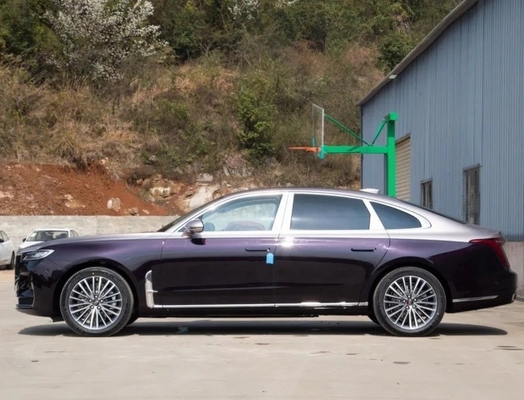 s Hongqi H9 2.0t Sedan benzine auto met ISO14001 certificering en witte buitenkleur