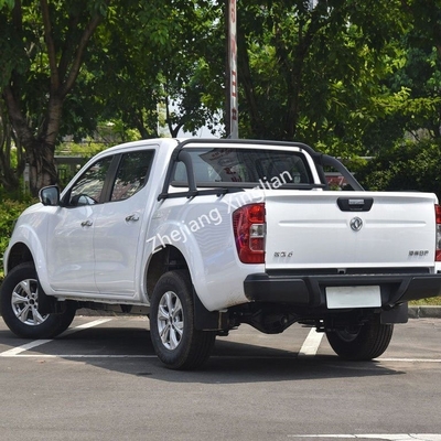 Yellow Dongfeng Gasoline 4*4 handgestuurde pick-up voor vrachtvervoer