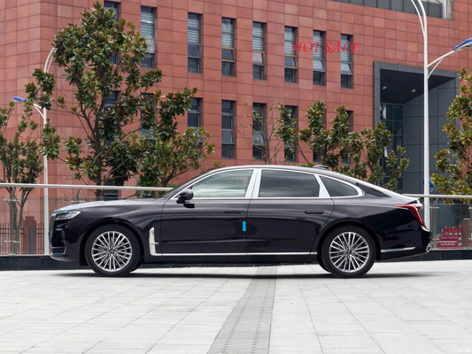 Brandstof Type Benzine Gebruikte Hongqi H9 5 zitplaatsen Auto voor zaken Familie Volwassen in 2024 Stock