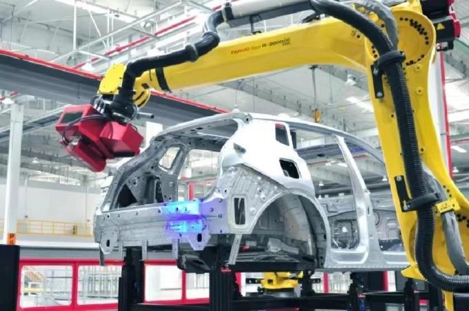 New Vehicle Chang′an CS75 Blue Whale 1.5t Manual Fashionable Fuel Vehicle 5-Seat Small SUV Maximum Speed 180km/H