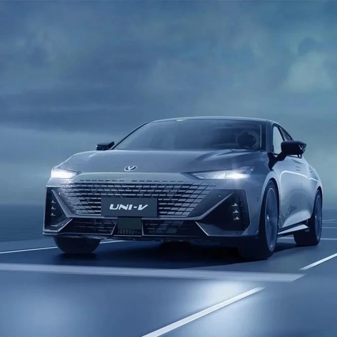 Chang′an Uni-V 2022 2023 Wholesale Phev Changan Uni-V 1.5t 2.0t Coupe Idd Plug-in New Energy Car New